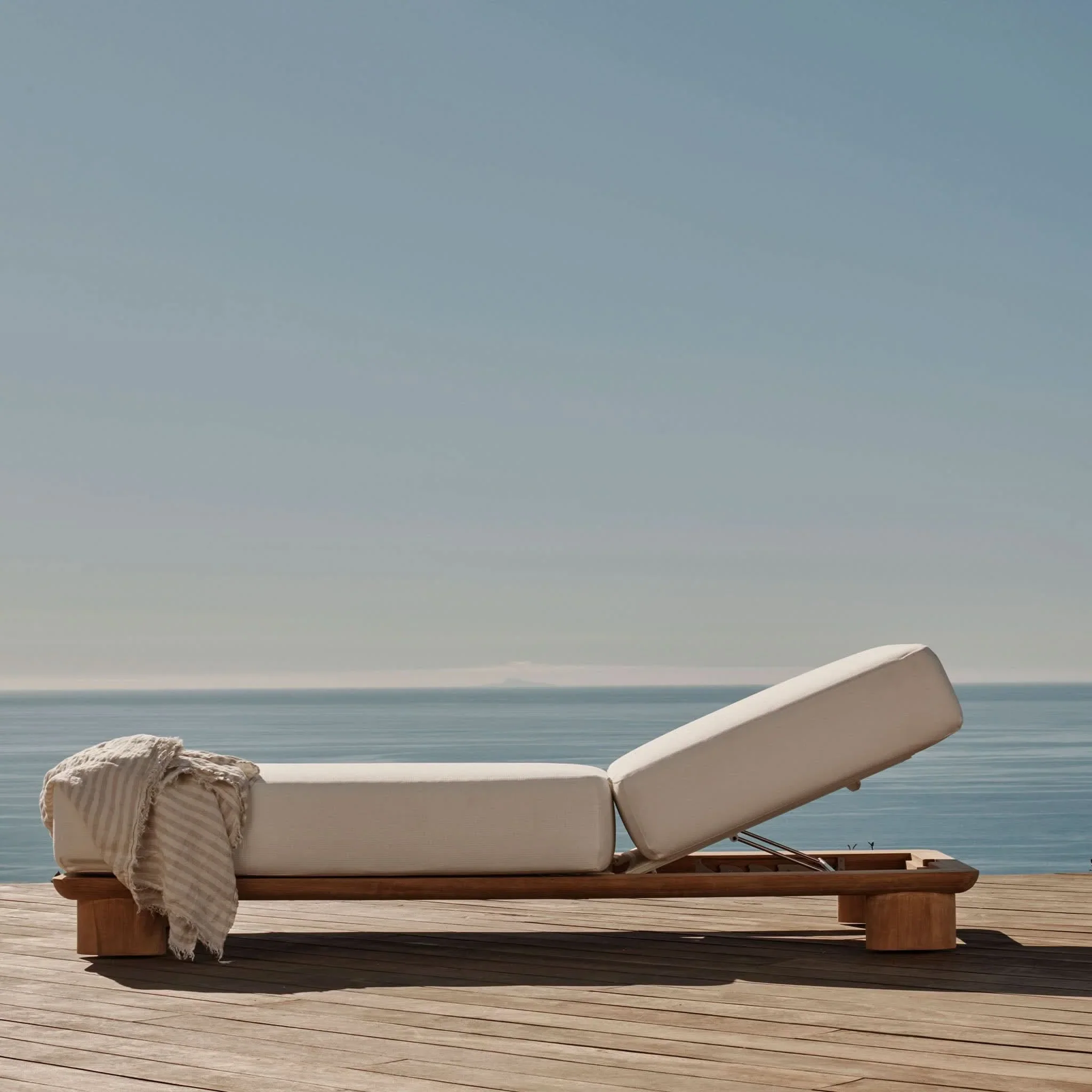 Newport Teak Sun Lounge - Image 9